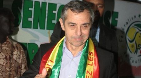 Alain Giresse a reçu cinq mois de salaire (ministère)