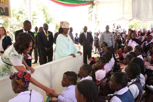 Michelle Obama exhorte les élèves du Collège Martin Luther King à croire en elles