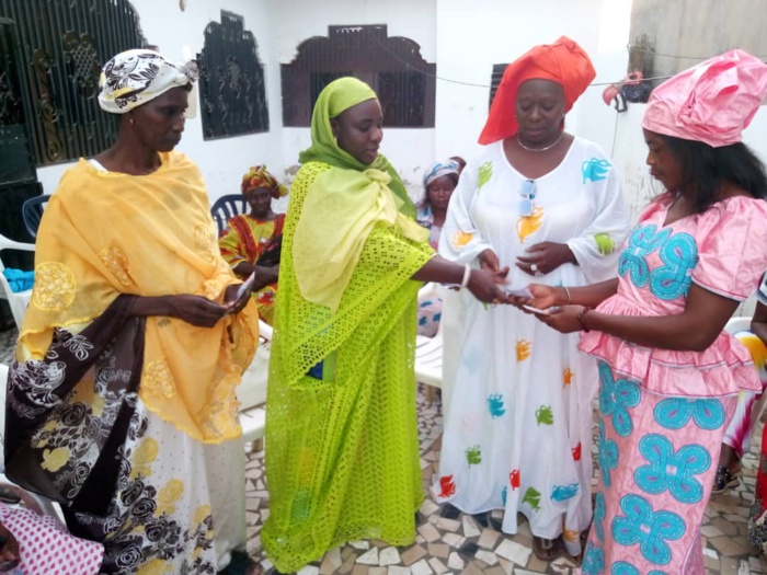 Kaolack : Adji Mergane Kanouté octroie des financements aux plate-formes décentralisées des Linguère. Kaolack : Adji Mergane Kanouté octroie des financements aux plate-formes décentralisées des Linguère.