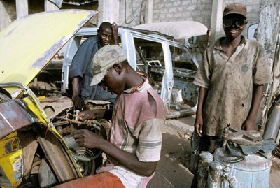 Après les ambulants, Khalifa Sall s’attaque aux mécaniciens, soudeurs et menuisiers