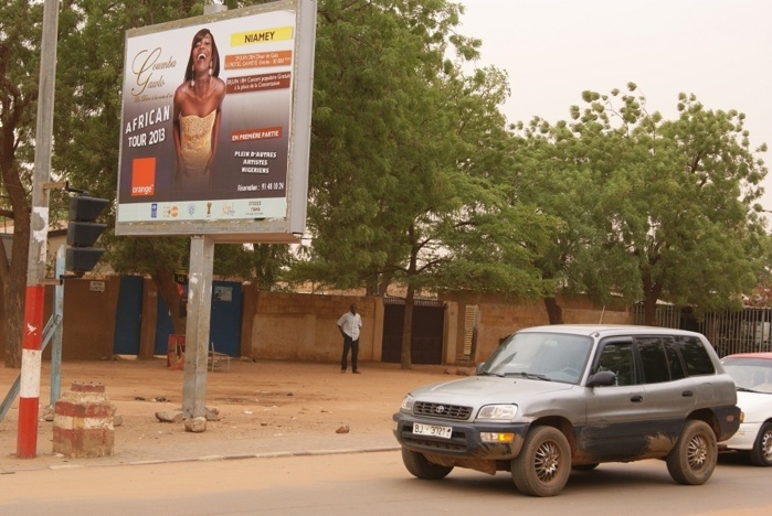 African Tour 2013: L' image de COUMBA GAWLO trône  dans les rues de Niamey.