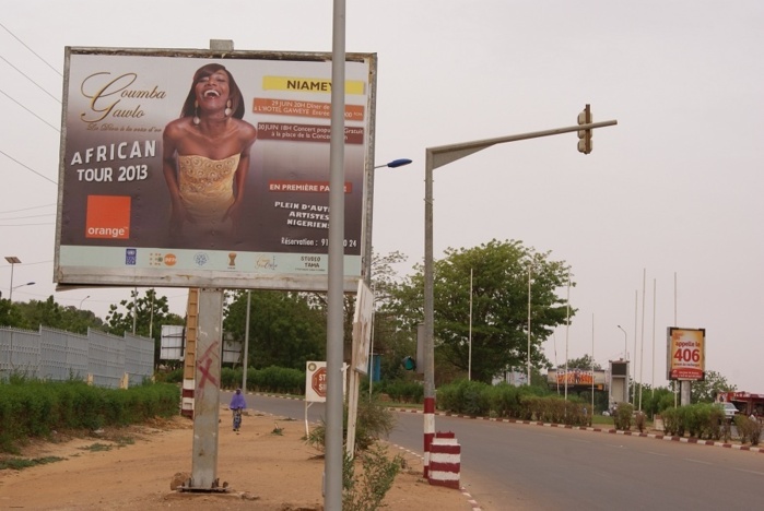 African Tour 2013: L' image de COUMBA GAWLO trône  dans les rues de Niamey.
