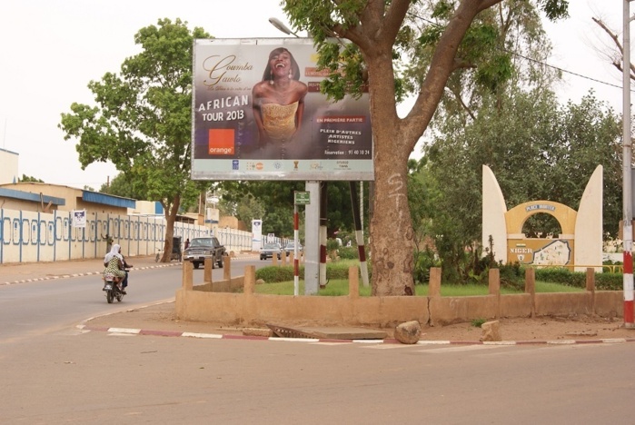 African Tour 2013: L' image de COUMBA GAWLO trône  dans les rues de Niamey.