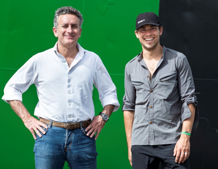 Alejandro et Nachson devant le bateau Extreme E. Alejandro et Nachson devant le bateau Extreme E.