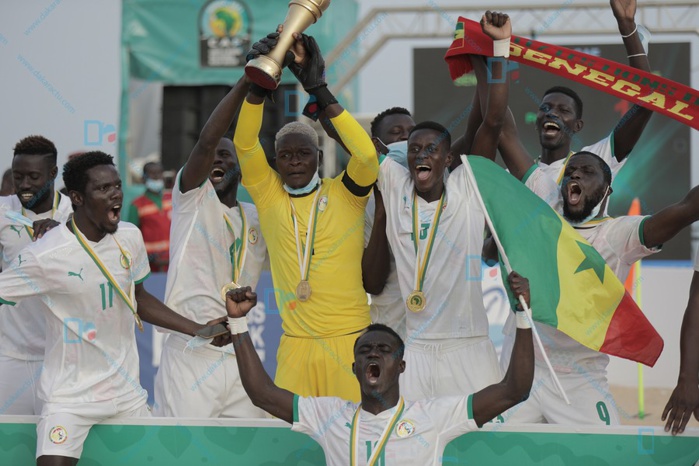 Finale CAN Beach Soccer : Les Lions sacrés champions à Saly en battant le Mozambique 4-1.
