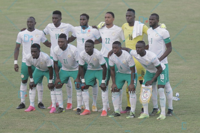 Sénégal - Cap-Vert : Idrissa Gana Gueye sur coup-franc direct et Sadio Mané sur penalty offrent le derby aux Lions (2-0).