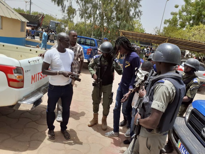 Exclusivité Dakaractu : Suicide de Abdou Faye, un des complices de « Boy Djinné » au commissariat central Exclusivité Dakaractu : Suicide de Abdou Faye, un des complices de « Boy Djinné » au commissariat central