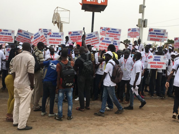 Interdiction de marche à Kaolack : La police disperse la manifestation des prestataires de la Senelec à coups de grenades lacrymogènes.
