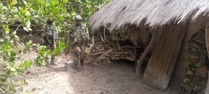 Assaut contre les bases du MFDC à Niassya : L’armée liste le bilan des saisies et annonce l’ouverture de la boucle de Kaguitt-Toubacouta. Assaut contre les bases du MFDC à Niassya : L’armée liste le bilan des saisies et annonce l’ouverture de la boucle de Kaguitt-Toubacouta.