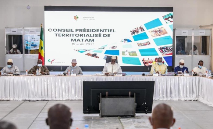 Conseil présidentiel décentralisé à Matam : « Une enveloppe de plus de 253 milliards de francs CFA a été injectée dans la région depuis 2013 » (Macky Sall) Conseil présidentiel décentralisé à Matam : « Une enveloppe de plus de 253 milliards de francs CFA a été injectée dans la région depuis 2013 » (Macky Sall)