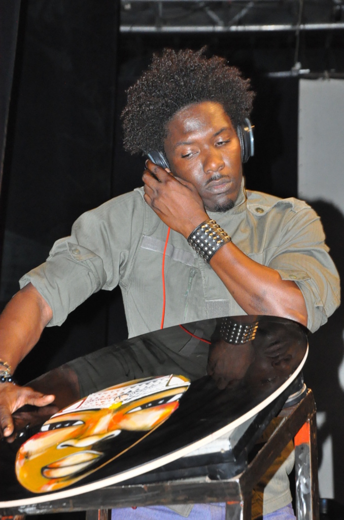 L'un des mannequins hommes les plus sollicités du moment Baidish en mode défilé