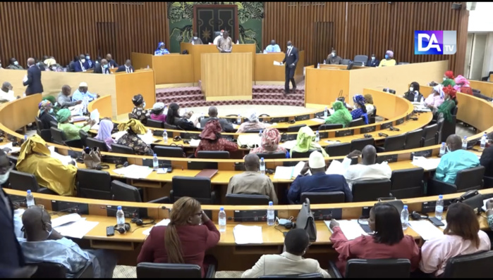 Assemblée Nationale : Les deux projets de loi portant modification du code pénal et du code de procédure pénale adoptés à la majorité.