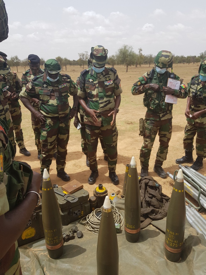 Campagne de tirs aux armes lourdes de l'armée de terre : Le CEMGA à Dodji pour présider l'entraînement des unités d’infanterie, d'artillerie, des chars. Campagne de tirs aux armes lourdes de l'armée de terre : Le CEMGA à Dodji pour présider l'entraînement des unités d’infanterie, d'artillerie, des chars.