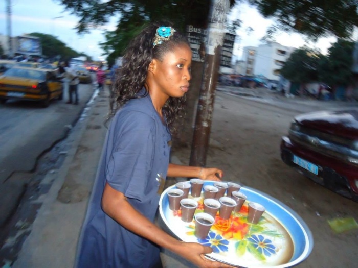 Les "ndogous" de solidarité du groupe "JUST VRAI" aux HLM Garage Guédiawaye