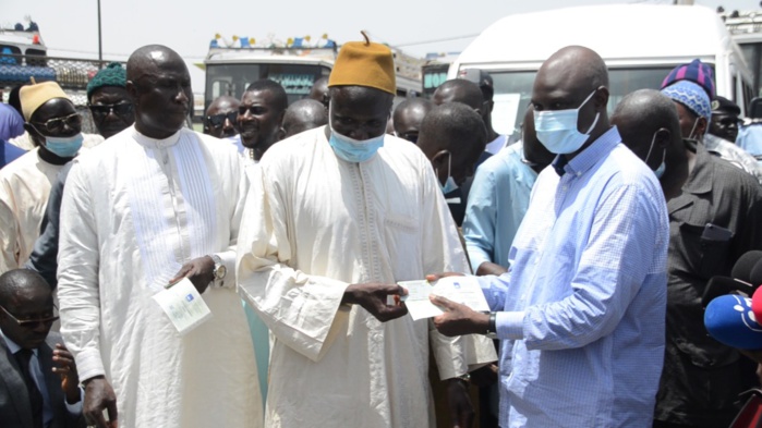 Modernisation du transport inter-urbain : Le ministre Mansour Faye lance la mise en circulation entre Dakar et Saint-Louis de 25 mini-cars climatisés. Modernisation du transport inter-urbain : Le ministre Mansour Faye lance la mise en circulation entre Dakar et Saint-Louis de 25 mini-cars climatisés.