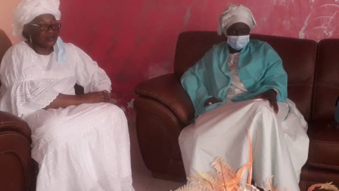 Sacré Cœur : Aminata Touré chez Aïda Mbodj pour présenter ses condoléances