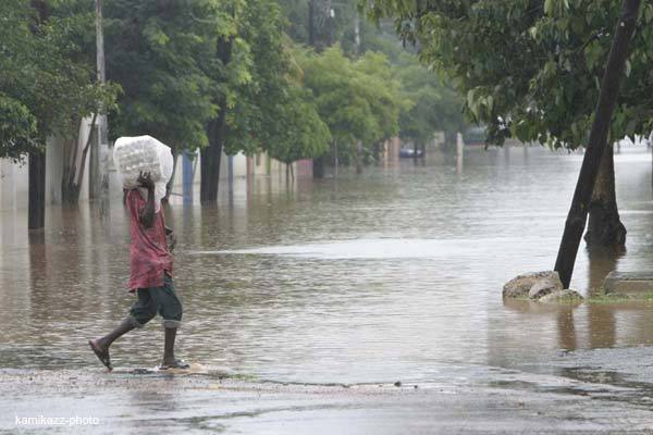 Fortes pluies abattues sur Dakar : Un jeune garçon et un ancien militaire perdent la vie dans les eaux