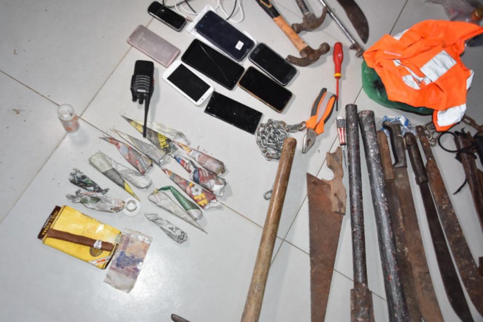 Sécurisation à Ouest Foire et aux abords de l’aéroport : la Gendarmerie arrête 269 personnes de diverses nationalités dont 69 femmes Sécurisation à Ouest Foire et aux abords de l’aéroport : la Gendarmerie arrête 269 personnes de diverses nationalités dont 69 femmes