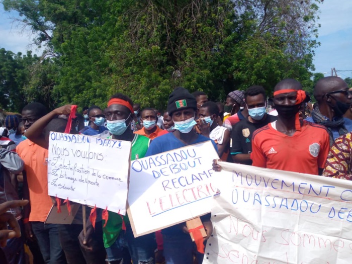 VELINGARA : marche des populations du Wassadou pour réclamer de meilleures conditions de vie.