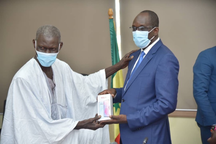 Santé : le Point focal national et des acteurs communautaires dotés par la tutelle d'outils informatiques à hauteur 115 millions. Santé : le Point focal national et des acteurs communautaires dotés par la tutelle d'outils informatiques à hauteur 115 millions.