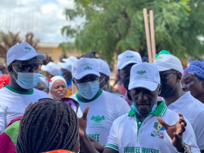 WADIAL MAGAL GUI / Grande mobilisation à l’actif du Directeur de l’Emploi qui a mobilisé 1.500 jeunes et femmes pour une journée de nettoiement. WADIAL MAGAL GUI / Grande mobilisation à l’actif du Directeur de l’Emploi qui a mobilisé 1.500 jeunes et femmes pour une journée de nettoiement.