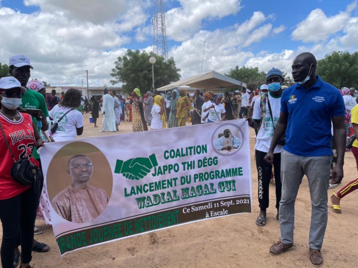 WADIAL MAGAL GUI / Grande mobilisation à l’actif du Directeur de l’Emploi qui a mobilisé 1.500 jeunes et femmes pour une journée de nettoiement. WADIAL MAGAL GUI / Grande mobilisation à l’actif du Directeur de l’Emploi qui a mobilisé 1.500 jeunes et femmes pour une journée de nettoiement.