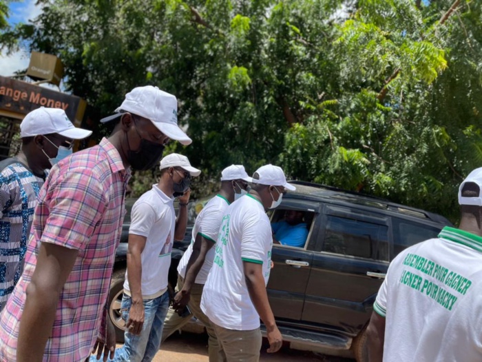 WADIAL MAGAL GUI / Grande mobilisation à l’actif du Directeur de l’Emploi qui a mobilisé 1.500 jeunes et femmes pour une journée de nettoiement. WADIAL MAGAL GUI / Grande mobilisation à l’actif du Directeur de l’Emploi qui a mobilisé 1.500 jeunes et femmes pour une journée de nettoiement.
