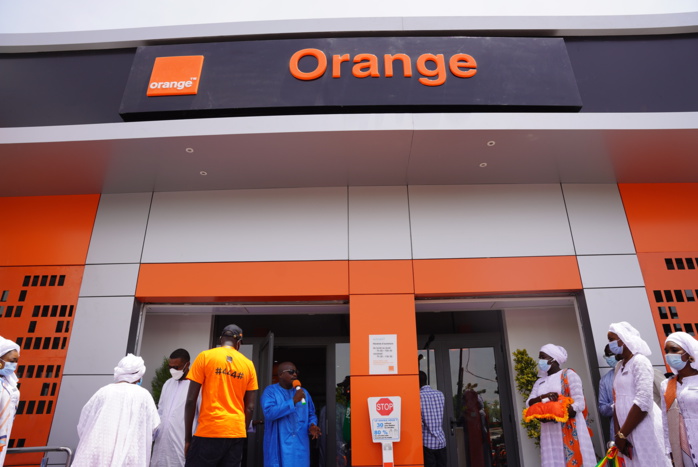 Grand Magal de Touba 2021 : La Sonatel installe une deuxième agence Sokhna Mame Diarra Bousso Touba Mosquée. Grand Magal de Touba 2021 : La Sonatel installe une deuxième agence Sokhna Mame Diarra Bousso Touba Mosquée.