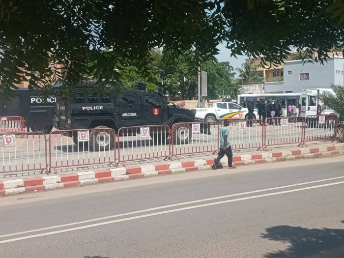 Marche contre la cherté de la vie au Sénégal: la place de la Nation barricadée avec un énorme dispositif policier (images)