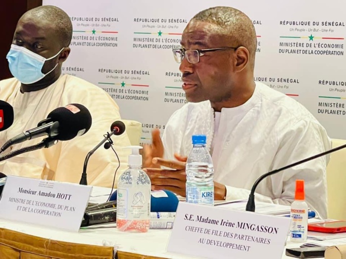 Revue annuelle conjointe : la croissance économique au ralenti avec 1,5% de taux de croissance du PIB réel, 6,4% de déficit budgétaire et un accroissement de 13,8% de l’encours de la dette publique totale. Revue annuelle conjointe : la croissance économique au ralenti avec 1,5% de taux de croissance du PIB réel, 6,4% de déficit budgétaire et un accroissement de 13,8% de l’encours de la dette publique totale.