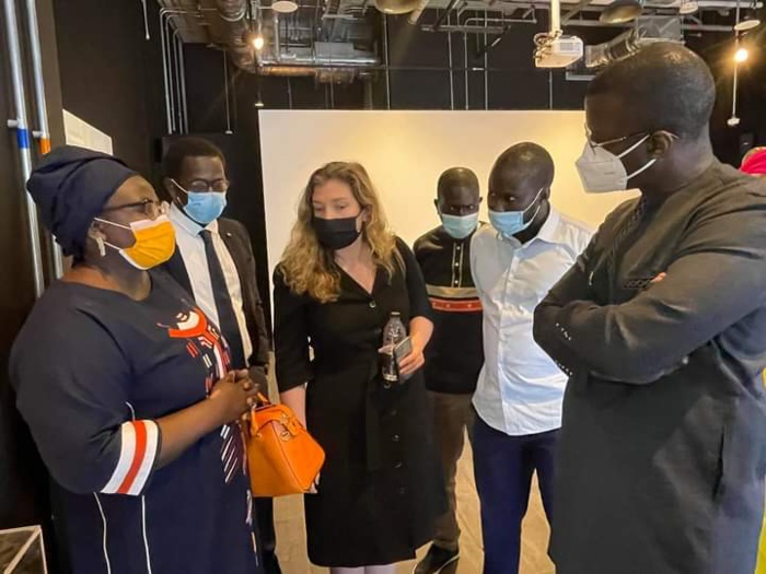 Dubaï : Le ministre du commerce satisfait de la position du pavillon du Sénégal. Dubaï : Le ministre du commerce satisfait de la position du pavillon du Sénégal.