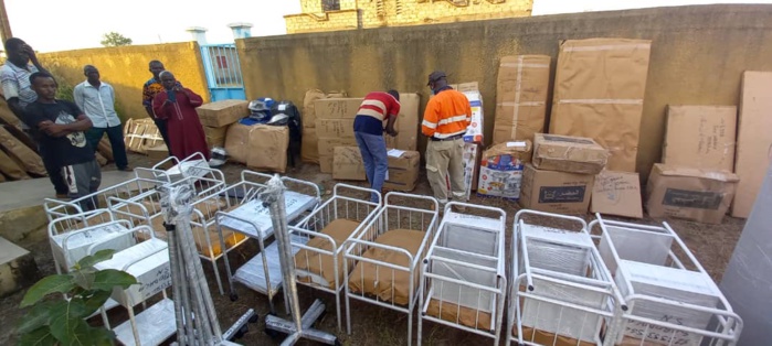 Kédougou / Poste de santé de Tripano : le maire M. H. Cissé et Endeavour Mining receptionnent du matériel d'une valeur de 8.129.500 Fcfa. Kédougou / Poste de santé de Tripano : le maire M. H. Cissé et Endeavour Mining receptionnent du matériel d'une valeur de 8.129.500 Fcfa.