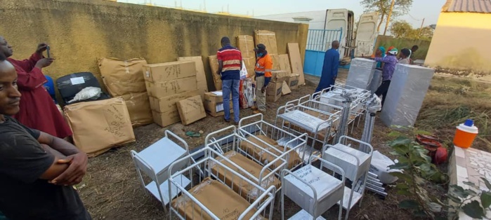 Kédougou / Poste de santé de Tripano : le maire M. H. Cissé et Endeavour Mining receptionnent du matériel d'une valeur de 8.129.500 Fcfa. Kédougou / Poste de santé de Tripano : le maire M. H. Cissé et Endeavour Mining receptionnent du matériel d'une valeur de 8.129.500 Fcfa.