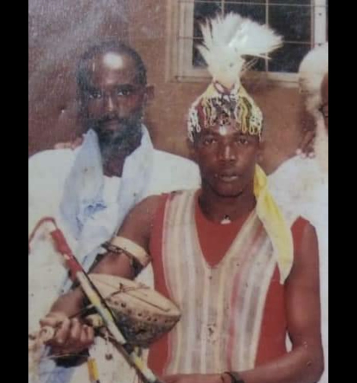 VÉLINGARA : Amputé de la jambe, Mamadou Baldé, un artiste de renom, laissé à lui-même…