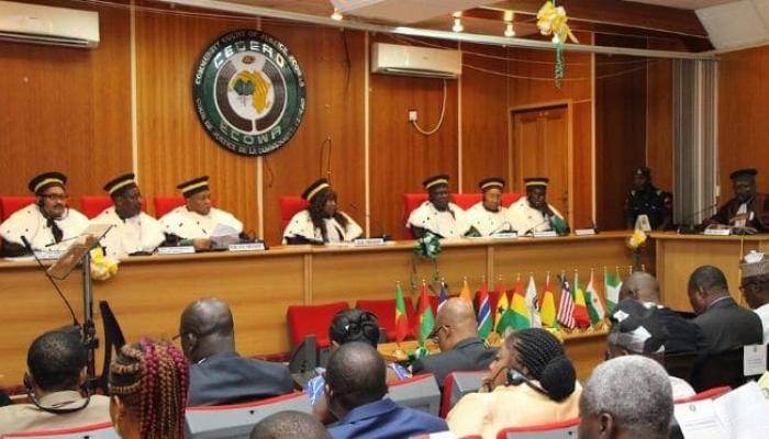 Cour de justice de la CEDEAO : suspension des procédures concernant le Mali et la Guinée.