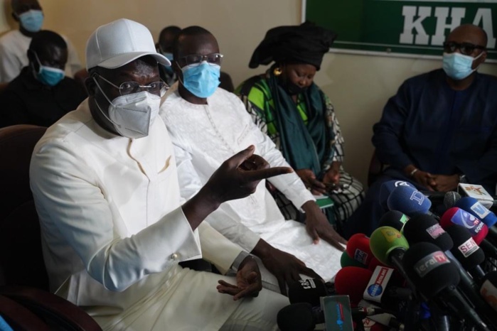 Réunion de Taxawu Dakar / Non-respect du format initial : Khalifa Sall s’énerve et annule la rencontre avec les responsables. Réunion de Taxawu Dakar / Non-respect du format initial : Khalifa Sall s’énerve et annule la rencontre avec les responsables.