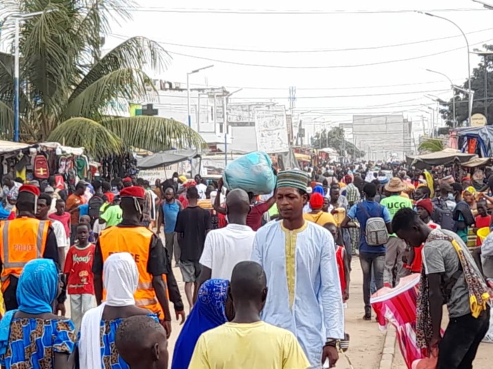 Jour de Gamou à Médina Baye : Le rush des fidèles qui convergent vers la mosquée pour effectuer le Ziaar.