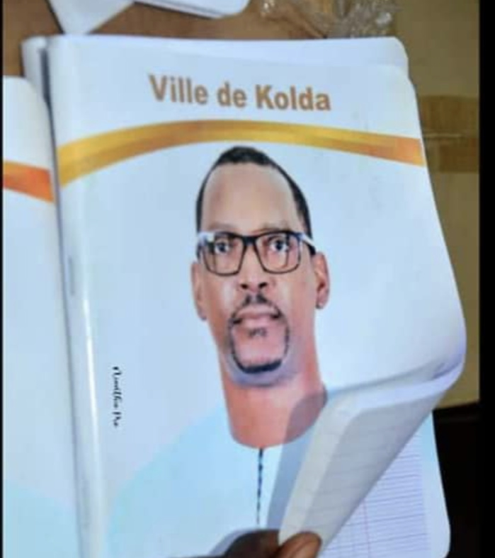 Kolda : Le préfet du département fait retirer les cahiers portant effigie de Mame Boye Diao. Kolda : Le préfet du département fait retirer les cahiers portant effigie de Mame Boye Diao.