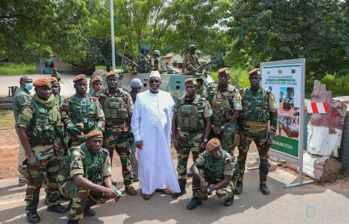  Mission de paix et de sécurité : Le président Macky Sall rend visite aux 625 militaires sénégalais déployés en terre Gambienne 