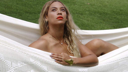 Beyoncé s'affiche nue