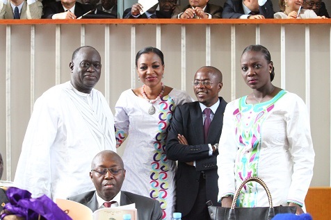 Abdou Mbow et Me El hadj Diouf accompagnés des députées de la majorité