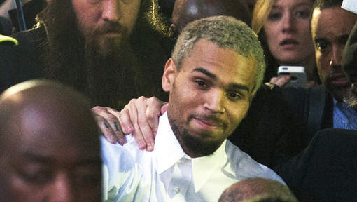 Chris Brown est sorti de garde à vue