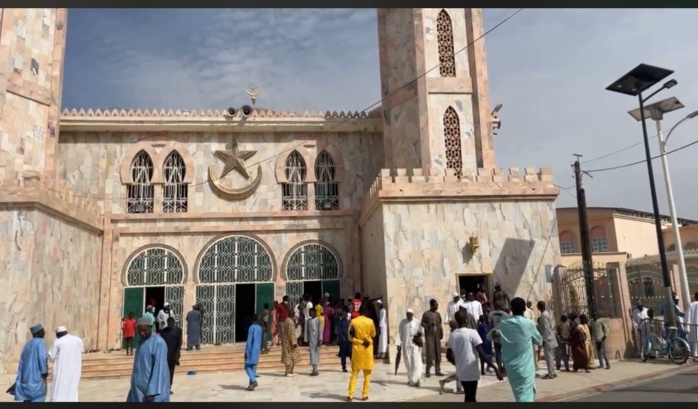 Tivaouane : Première prière Al jumma à la mosquée Serigne Babacar Sy après une pause de deux ans due à la pandémie.
