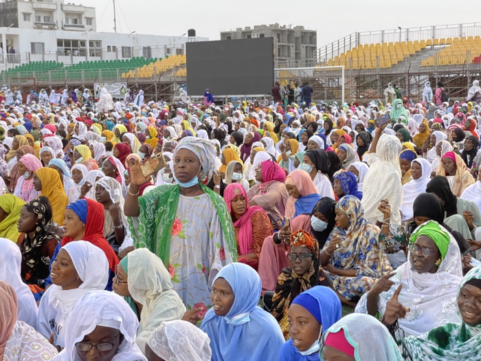Hadratoul Jummah aux Parcelles Assainies : Une marée de fidèles en communion avec Cheikh Mahi Ibrahima Niass. (Images) Hadratoul Jummah aux Parcelles Assainies : Une marée de fidèles en communion avec Cheikh Mahi Ibrahima Niass. (Images)