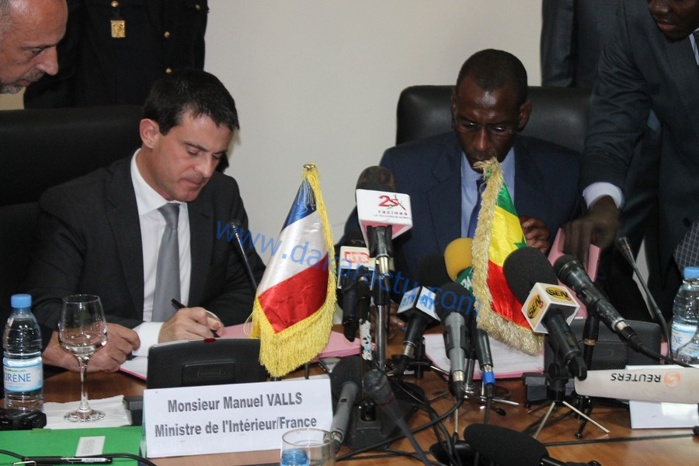 Les images de la conférence de presse du ministre français de l'Intérieur Manuel Valls avec son homologue sénégalais Abdoulaye Daouda Diallo