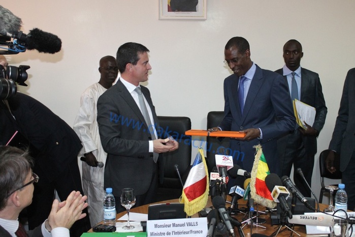 Les images de la conférence de presse du ministre français de l'Intérieur Manuel Valls avec son homologue sénégalais Abdoulaye Daouda Diallo
