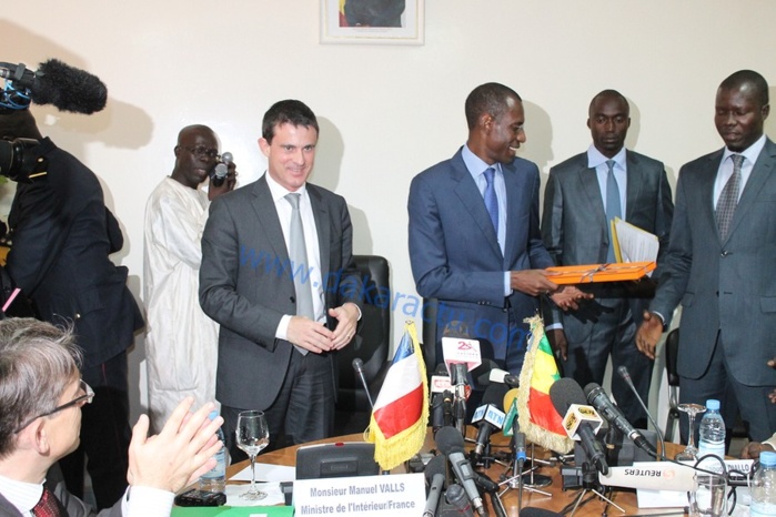 Les images de la conférence de presse du ministre français de l'Intérieur Manuel Valls avec son homologue sénégalais Abdoulaye Daouda Diallo