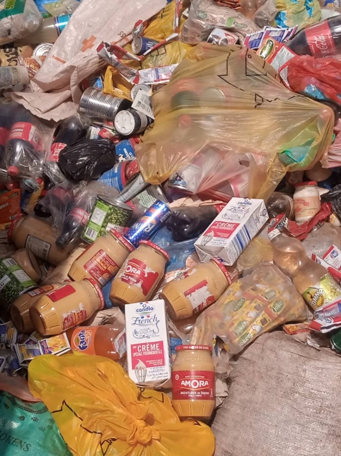 Thiès : 8 tonnes de produits impropres à la consommation d'une valeur de 6 000 000 FCFA saisies par les éléments du service d’hygiène. Thiès : 8 tonnes de produits impropres à la consommation d'une valeur de 6 000 000 FCFA saisies par les éléments du service d’hygiène.