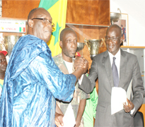 Passation de service à la tête de l’instance dirigeante du basket, Baba Tandian  « donne son conseil » à Serigne Mboup