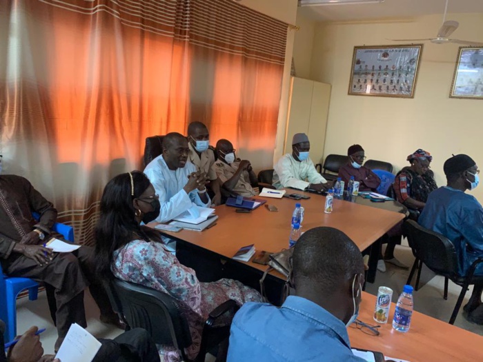 Construction du Port multifonction de Ndayane : le DG du PAD, Aboubacar Sédikh Béye, rencontre les populations de Popenguine-Ndayane et Yene Construction du Port multifonction de Ndayane : le DG du PAD, Aboubacar Sédikh Béye, rencontre les populations de Popenguine-Ndayane et Yene